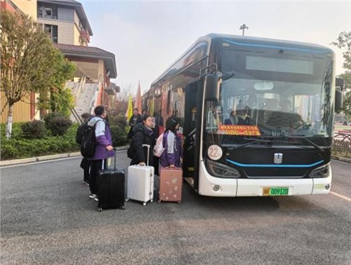 平安求学路 公交护周全